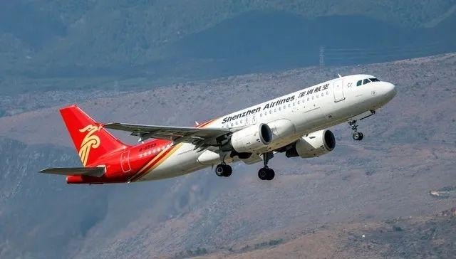 航班延誤致乘客被困機艙8小時